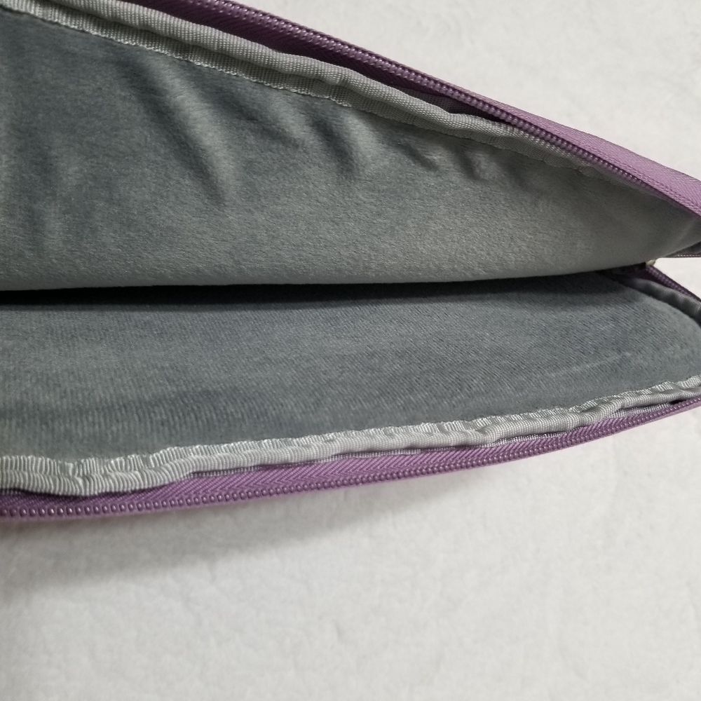 Egiant purple soft fleece lined 11" laptop sleeve - Picture 5 of 7